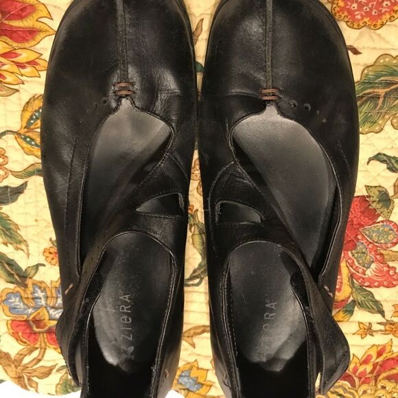 Ziera black flat shoes size 40 Euro - Picture 1 of 5
